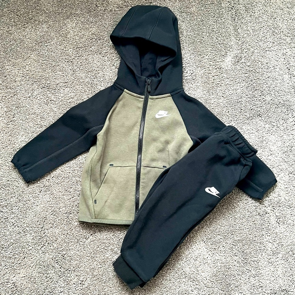 Toddler Nike Sweatsuit